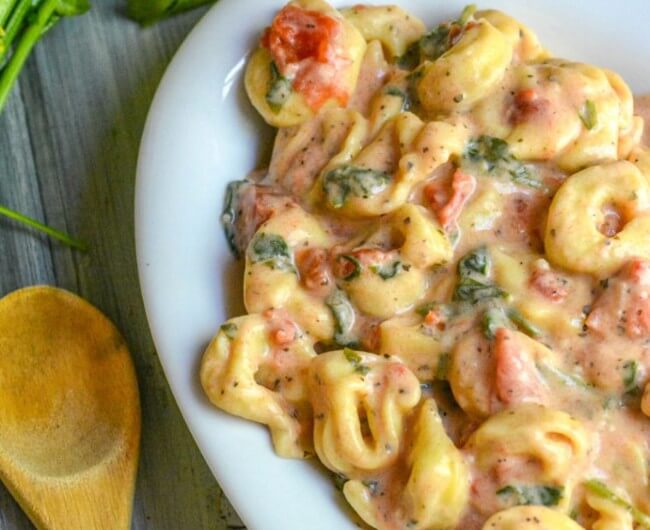 Creamy Tortellini with Spinach and Tomatoes